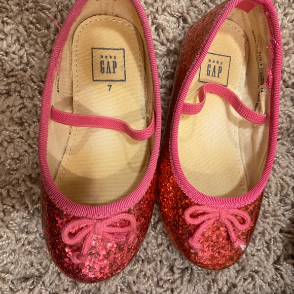 Baby gap size 7 pink sparkle flat - Picture 2 of 3